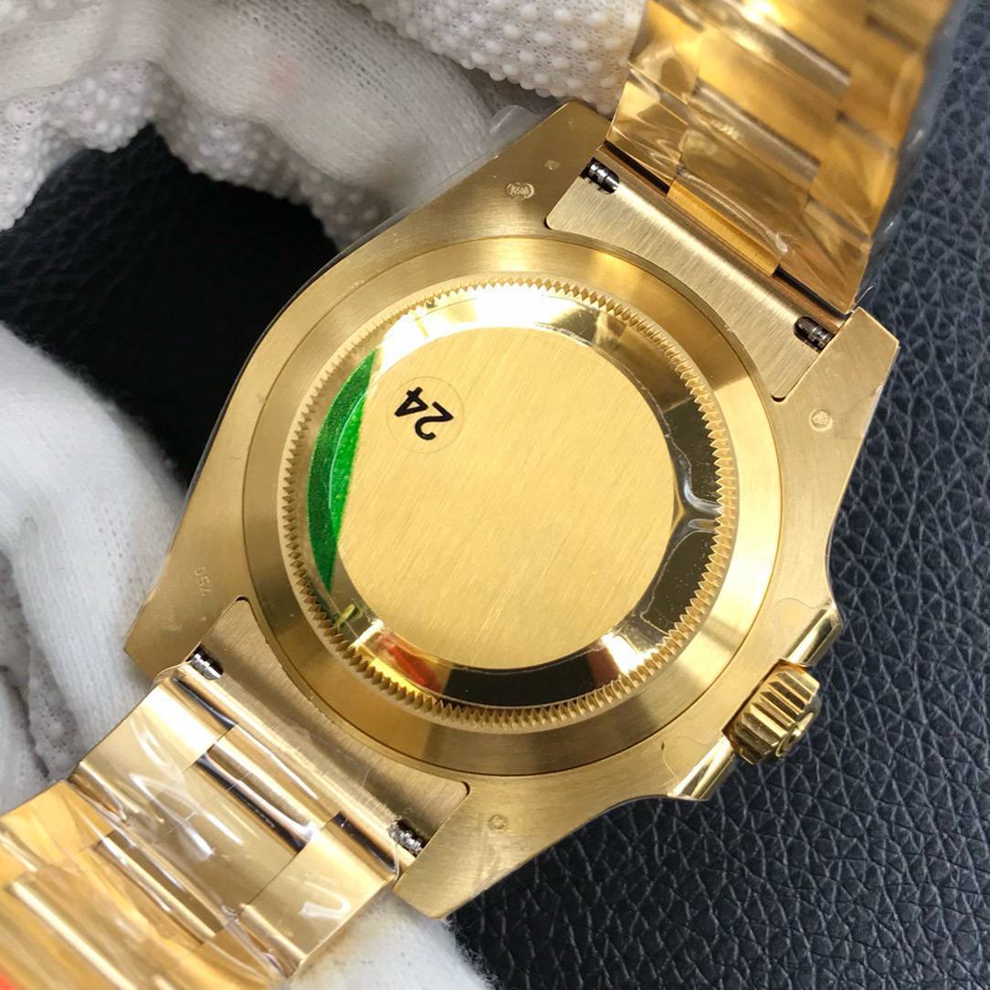 Rolex Submariner "Solid Gold Black" Yellow Gold 41mm