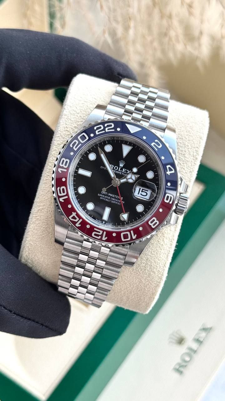 Rolex GMT-Master II "Pepsi" 41mm Jubilee
