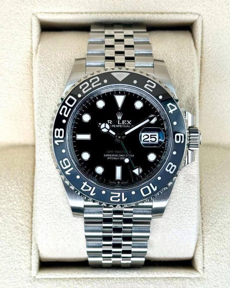 Rolex GMT-Master II "Black Bezel" 41mm Jubilee
