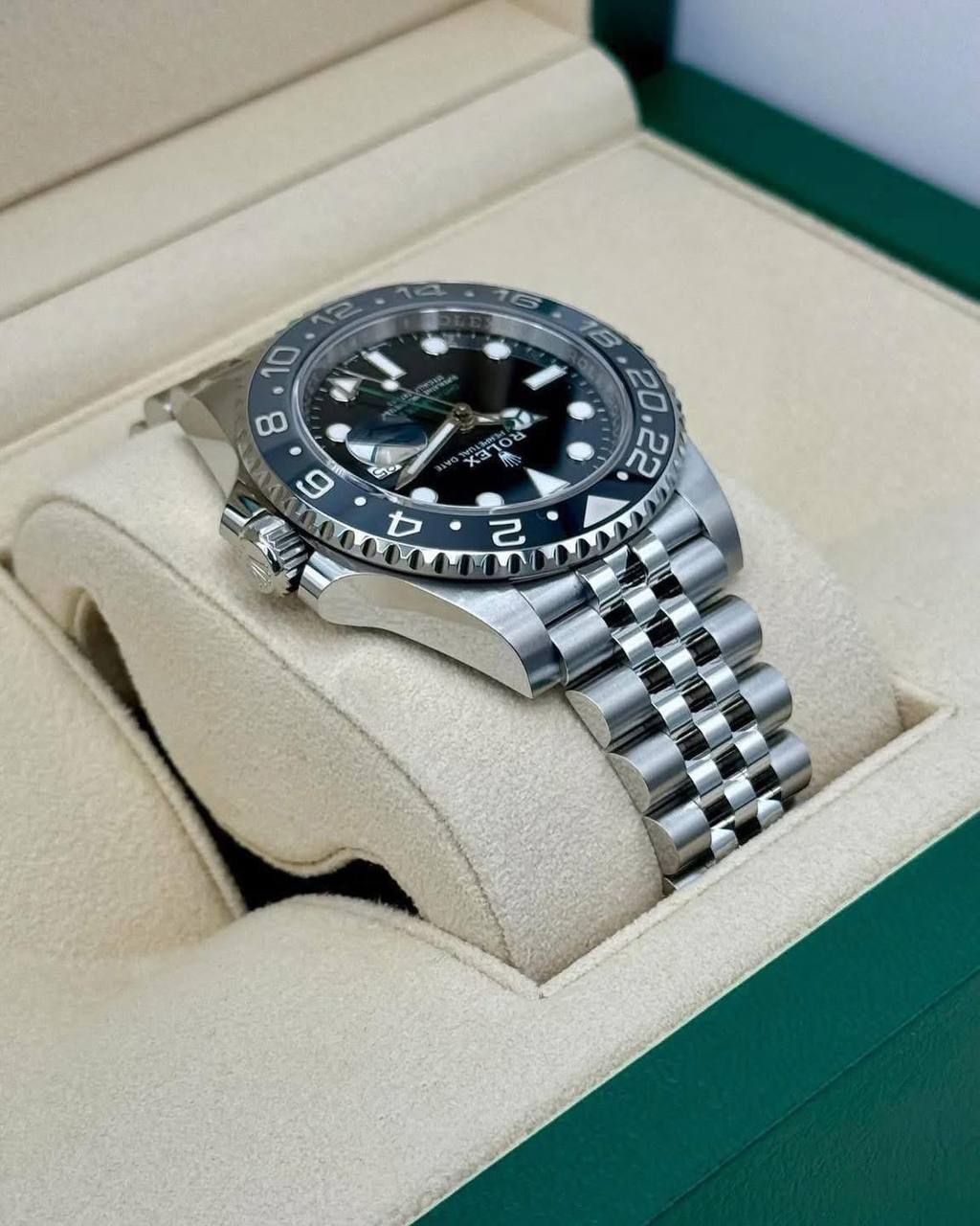 Rolex GMT-Master II "Black Bezel" 41mm Jubilee