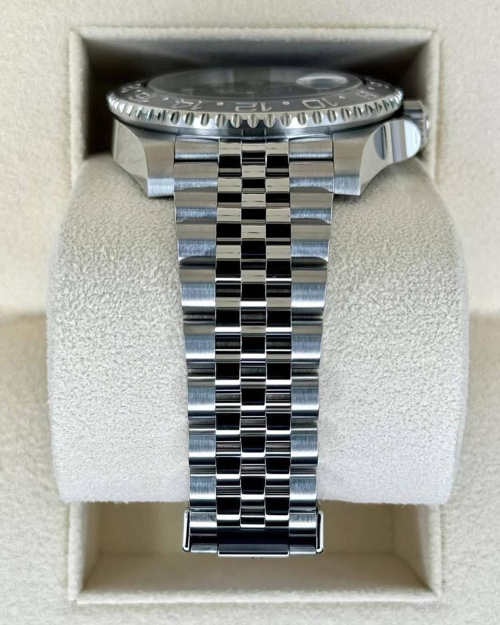Rolex GMT-Master II "Black Bezel" 41mm Jubilee